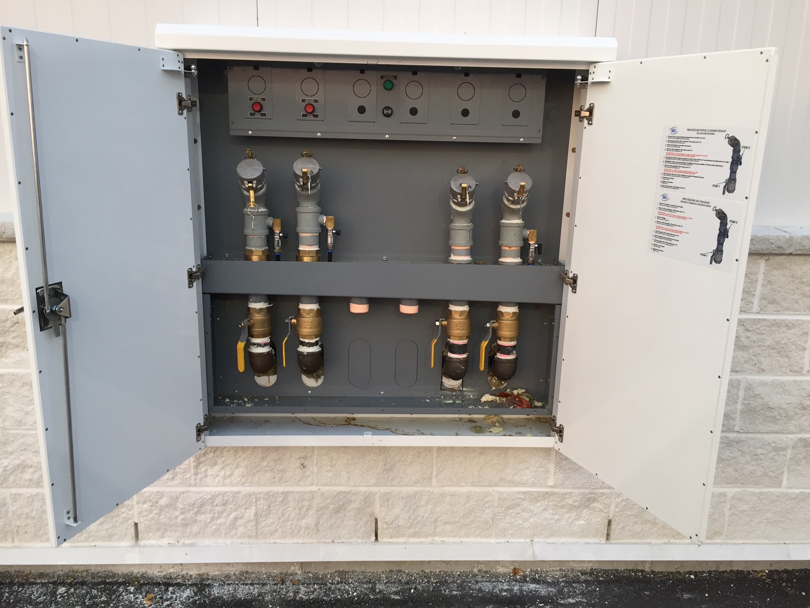 Cabinet de remplissage pour réseau de distribution (huile, lave-glace, antigel, huile usée)