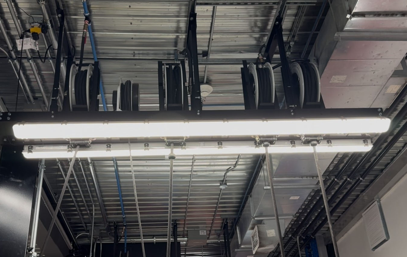 Nouveau dallo LED avec lumière intégrées pour un éclairage optimal dans les ateliers